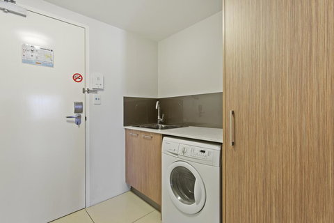 CBD Executive Apartments - Holiday Find 1