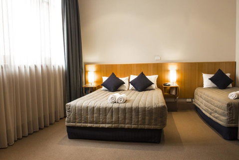 Central Hotel Hobart - Holiday Find 1