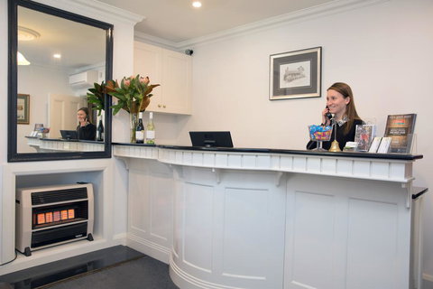 Centralpoint Motel - Holiday Find 1