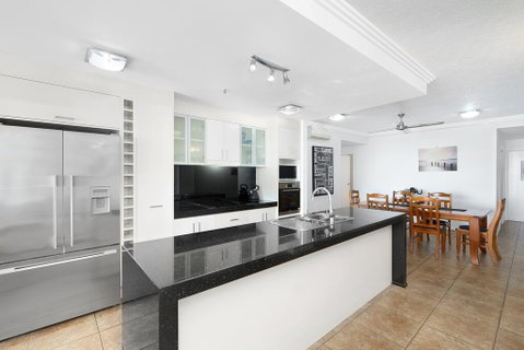 Centrepoint Apartments - Holiday Find 2
