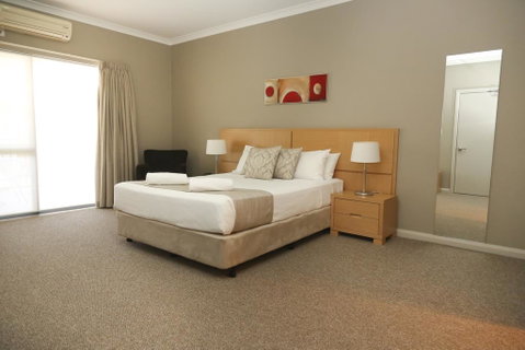 Centrepoint Apartments Griffith - Holiday Find 1