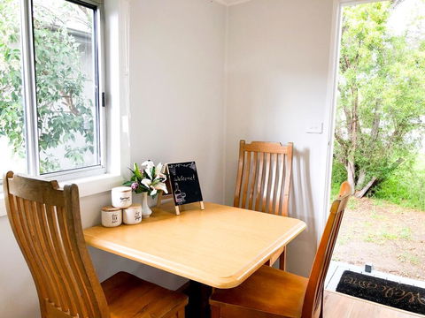 Charming Cottage Cessnock Hunter Valley - Holiday Find 3