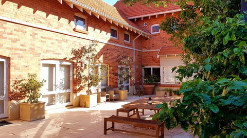 Chateau Cottesloe By The Beach - Holiday Find 0