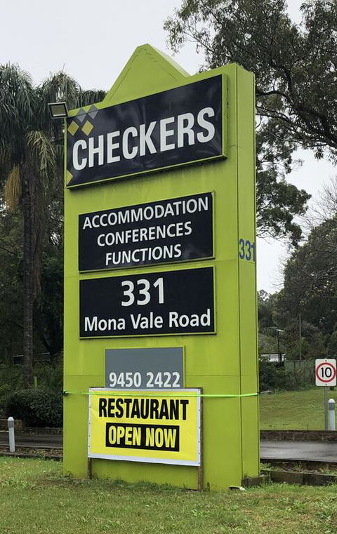 Checkers Resort - Holiday Find 3