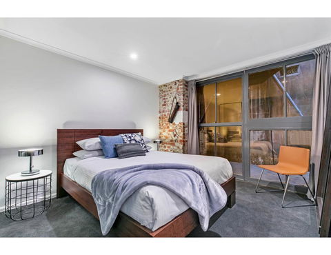Chic Warehouse Apartment In Hipster, Foodie Hub - Holiday Find 1