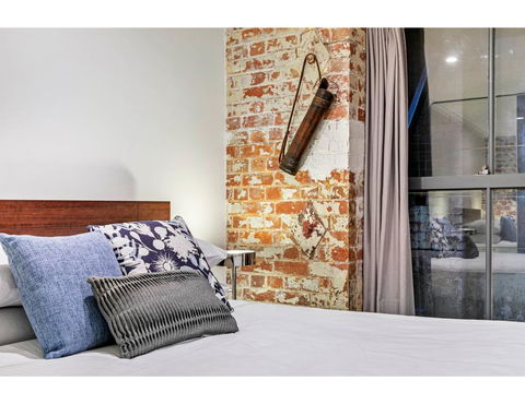 Chic Warehouse Apartment In Hipster, Foodie Hub - Holiday Find 2