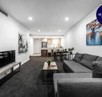 CITY APARTMENT and FREE CITY TOUR BUS NEARBY - Holiday Find