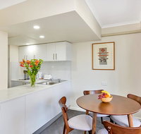City apartment at College St - Holiday Find