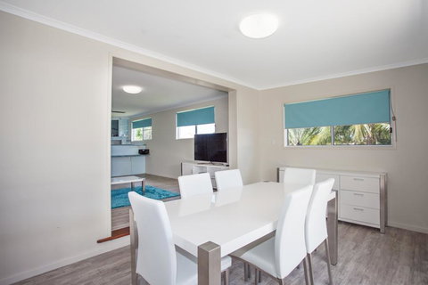 City Beach Holiday House - Holiday Find 1