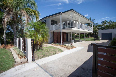City Beach Holiday House - Holiday Find 0