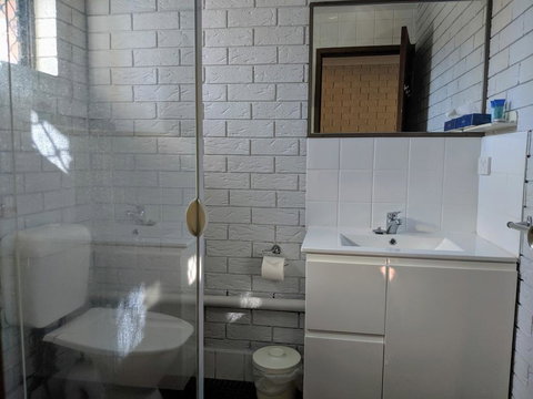 City Lights Motel - Holiday Find 3