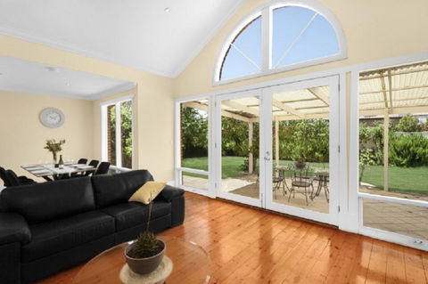 City To Beach - Free WIFI - Free 3 Car Parking - Great Location - Holiday Find 0