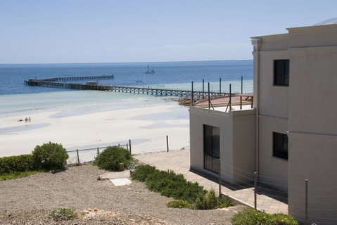 Cliff House Beachfront Villas - Holiday Find 0