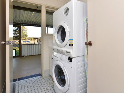 Clydesdale Cottage On Talga With Real Clydesdale Horses - Holiday Find 2