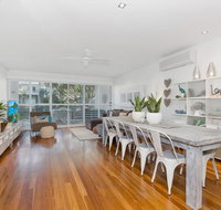 COASTAL CHIC  CASUARINA - Holiday Find