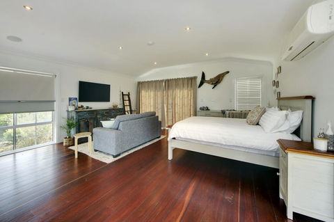 Coastal Hideaway - Holiday Find 2