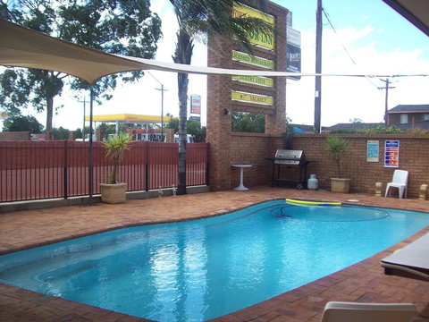 Cobar Town & Country Motor Inn - Holiday Find 0