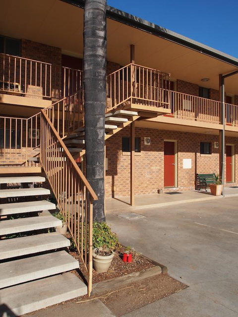 Cobar Town & Country Motor Inn - Holiday Find 3