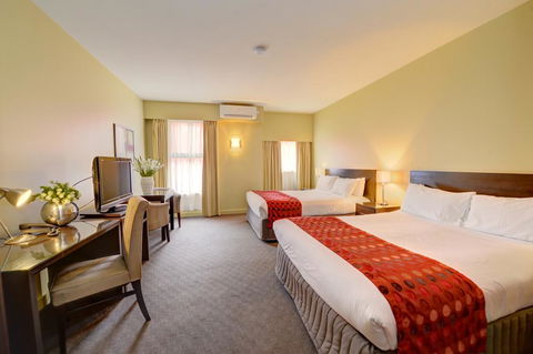 Comfort Inn & Suites City Views - Holiday Find 1