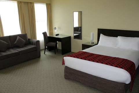 Comfort Inn & Suites City Views - Holiday Find 3