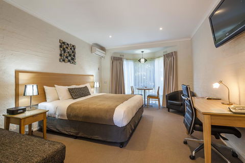 Comfort Inn Coach & Bushmans - Holiday Find 1