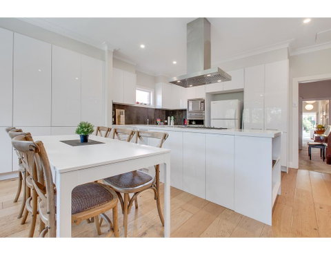 Comfy Family Home In Chill Beachside Neighbourhood - Holiday Find 2