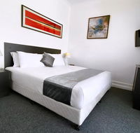Commercial Hotel Hay - Holiday Find