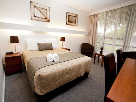 Connells Motel & Serviced Apartments - Holiday Find 2