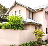 Coode Street Townhouse - Holiday Find