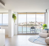 Coogee Beach Designer Penthouse with Parking - Holiday Find