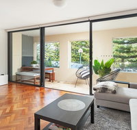 Coogee Beach Pad - Holiday Find