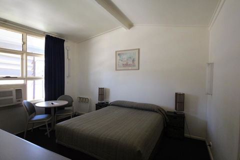 Coolabah Motel - Holiday Find 1