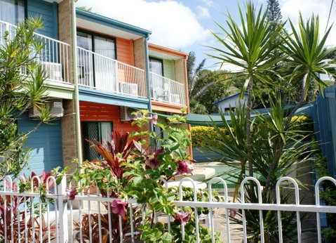 Coolum Budget Accommodation - Holiday Find 0