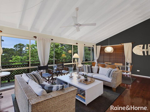 Copacabana Treehouse - 36 Oceano Street, Copacabana - Holiday Find 1