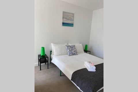 Cosy Apartment @ Clayton (Monash17) - Holiday Find 0