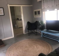 Cosy Country Cottage with AirCon - Holiday Find