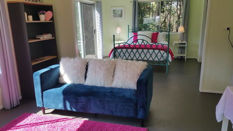 Country Charm - Holiday Find 1