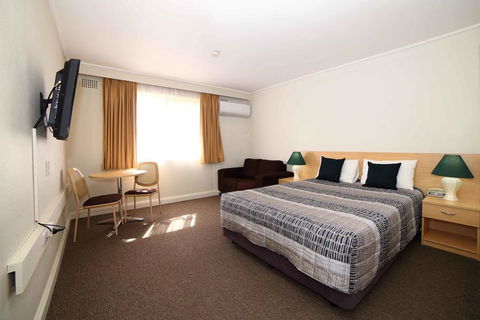Country Gardens Motel - Holiday Find 1