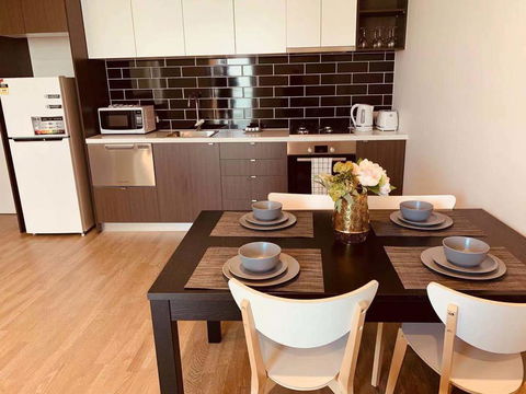 Cozy & Brand New Apt In The Heart Of Western - Holiday Find 2