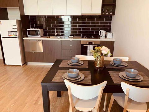 Cozy & Brand New Apt In The Heart Of Western - Holiday Find 0