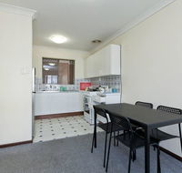 Cozy South Perth Unit next to Perth Zoo - Holiday Find