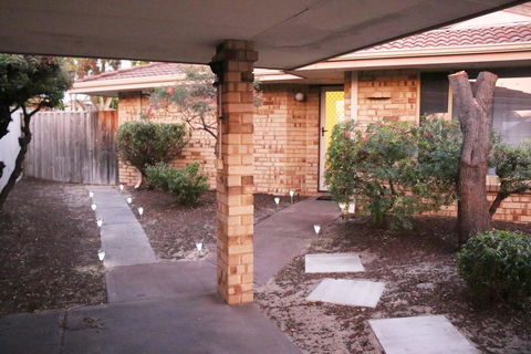 Cozy Stay @ Purser Cove Near University, Hospital & Transport - Holiday Find 0