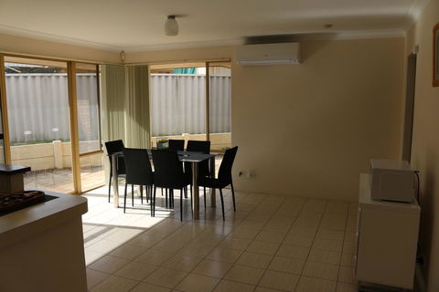 Cozy Stay @ Purser Cove Near University, Hospital & Transport - Holiday Find 2