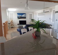 Cozzys Condo Luxury Beach House - Holiday Find