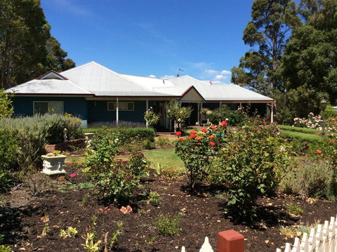 Crabapple Lane - Holiday Find 0