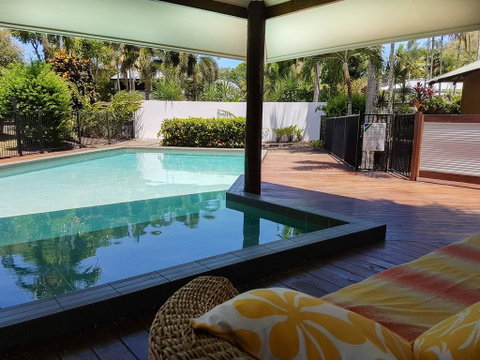Crazy About Cairns Resort Living - 6 Bedrooms - Holiday Find 0