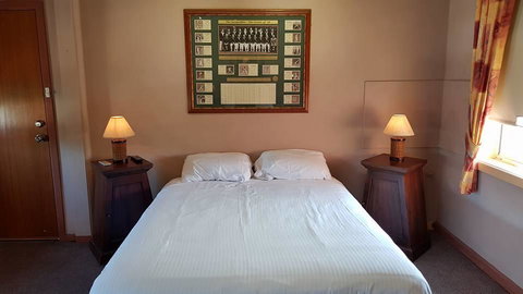 Cringila Hotel - Holiday Find 3