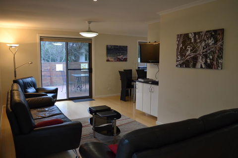 Crisands Of Echuca - Holiday Find 1