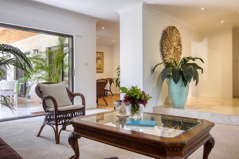 Cronulla Beach House B&B - Holiday Find 1