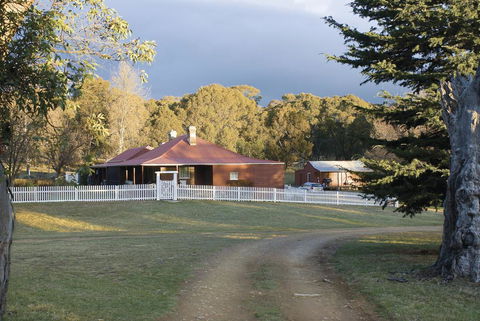 Currango Cottages - Holiday Find 1
